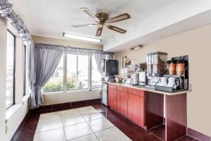 A kitchen or kitchenette at Days Inn by Wyndham Nashville N Opryland/Grand Ole Opry