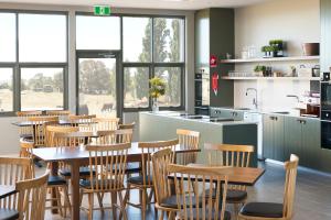 A restaurant or other place to eat at Abode Murrumbateman