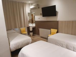 Hostal BESTPRICE Barcelona Stadiumにあるベッド