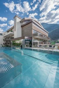 Piscina a Bergland Design- und Wellnesshotel o a prop