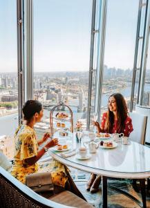 Гости, отседнали в Shangri-La The Shard, London