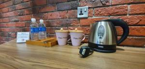 Coffee and tea making facilities at VISTA HOTEL