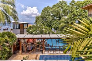 Bazén v ubytování Sairee Hut Resort Koh Tao nebo v jeho okolí