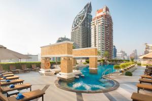 Piscina di The Berkeley Hotel Pratunam o nelle vicinanze