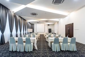 Area bisnis dan/atau ruang konferensi di E-Red Hotel Melaka