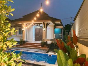 Басейн в или близо до Xent Pool Villa Ranong