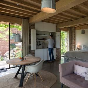 A kitchen or kitchenette at Domein Holset BruisendWijnHuis