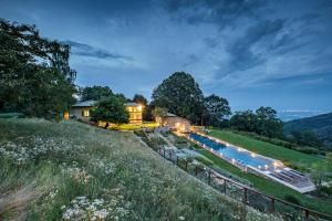 Bazen u ili blizu objekta Dionisia's Home, Pool, Spa on Monviso UNESCO ALPS