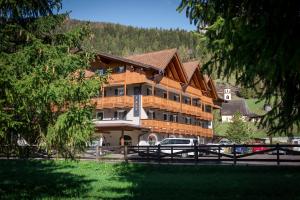 Vue générale sur la montagne ou vue sur la montagne depuis l'hôtel