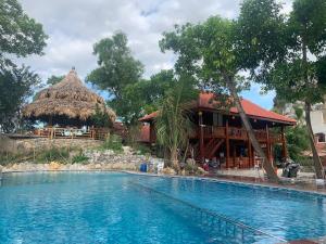 Бассейн в Trang An Lighthouse Homestay или поблизости