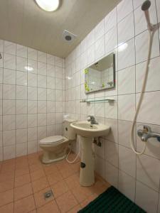 Tianyi Homestay tesisinde bir banyo