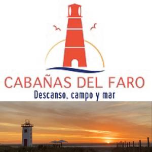 un faro con las palabras calannis del faro contra un atardecer en Cabañas del Faro en El Peñón