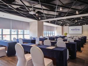 Area bisnis dan/atau ruang konferensi di Novotel Shanghai Qingpu Excellence