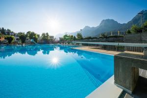 Swimming pool sa o malapit sa AAA Chalet Allegra RoJo with Sauna and Mountain view