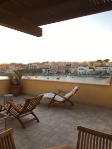 Balkon ili terasa u objektu Attico sul Porto Vecchio - Lampedusa