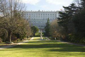 Um jardim em Hospedium Hotel Los Condes