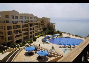 Bazen u ili blizu objekta Dead Sea view Elite apartment Samara Resort traveler award 2024