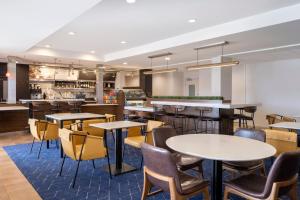 Dapur atau dapur kecil di Courtyard Salt Lake City Airport