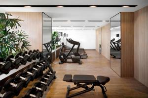 Fitnesa centrs un/vai fitnesa iespējas naktsmītnē Fairfield by Marriott Seoul