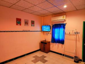 TV/trung tâm giải trí tại Ingpha Room For Rent