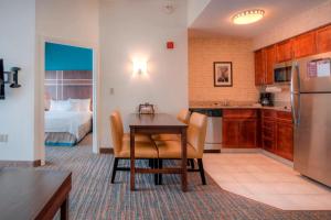 מטבח או מטבחון ב-Residence Inn Charlotte Uptown