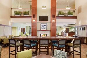 Телевизия и/или развлекателен център в Hampton Inn & Suites Providence-Warwick Airport