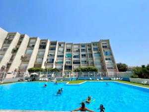 Πισίνα στο ή κοντά στο GW317 Gugel Waves Amazing Seaview Pool Apartments