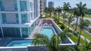 Bassein majutusasutuses Hilton Garden Inn West Palm Beach I95 Outlets või selle lähedal