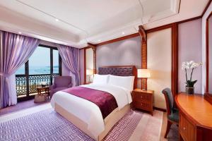 Katil atau katil-katil dalam bilik di The Ritz-Carlton Jeddah