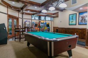 Legacy Vacation Resorts Kissimmee & Orlando - Near Disney tesisinde bir bilardo masası