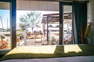 Balkon atau teras di The High Dive Gili Gede by Ultimate Resorts