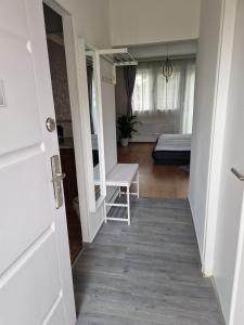 Rúm í herbergi á Orchidea Apartman