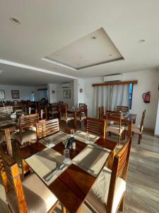 Seating area sa The Bodhgaya Hotel School