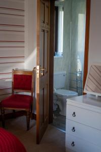 A bathroom at Glen Lodge