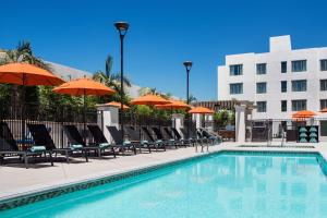 Hồ bơi trong/gần Residence Inn by Marriott Los Angeles Pasadena/Old Town