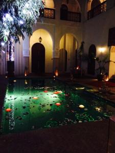 Baseinas apgyvendinimo įstaigoje Riad Shama Suites & Spa arba netoliese