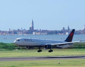 Plantegningen på "Fly to Venice" Airport