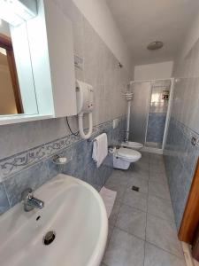 Hotel Nettuno tesisinde bir banyo