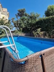 The swimming pool at or close to Casa vacanze Ischia Villa Maddalena