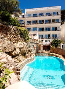 Swimmingpoolen hos eller tæt på Hotel La Floridiana