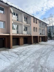 Zgradba, v kateri se nahaja apartma