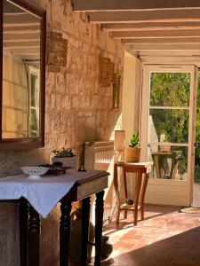 Posedenie v ubytovaní Chambres d hôtes avec Piscine et Spa La Folière Saumur