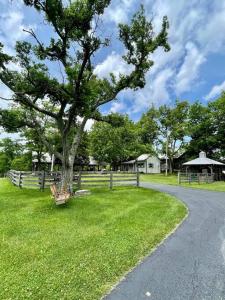 Vườn quanh Bourbon Trail Cabin on the Farm