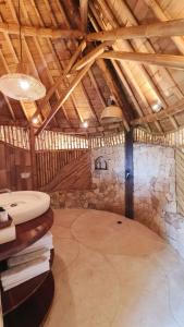 Kalma Bamboo Eco Lodge 욕실