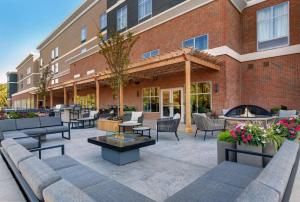 Гостиная зона в Homewood Suites By Hilton Edison Woodbridge, NJ