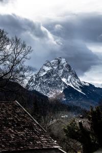 A general mountain view or a mountain view taken from Az apartmant