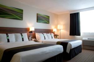 Holiday Inn Slough Windsor, an IHG Hotel 객실 침대