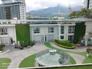 Pemandangan gunung umum atau pemandangan gunung yang diambil dari hotel