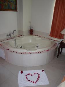 Un baño de Hotel Luis V Santo Domingo