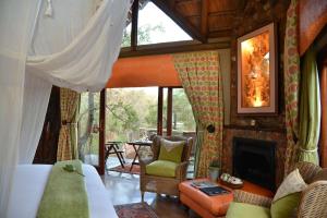 Zona d'estar a Wild & Free Private Game Lodge